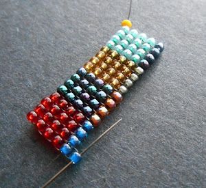 Seed Bead Loom Patterns, Seed Bead Loom, Cuff Tutorial, Jewelry Making Ideas, Square Stitch, Bead Weaving Tutorials, Beaded Earrings Tutorials, Beaded Bracelets Tutorial, Diy Bracelets Easy