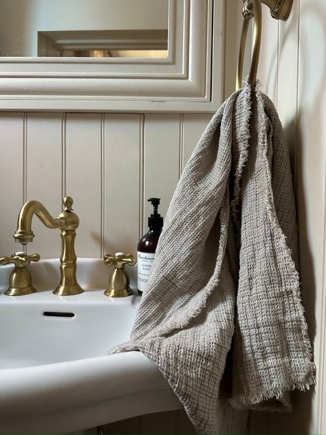 Oversized waffle weave linen hand towel. So soft and adds beauty wherever she goes! Approx 22"x39" Hand Towel Ideas, Hand Towel Holder Ideas, Organic Bathroom, Vintage Inspired Bedroom, 1920s Bungalow, Bathroom Hand Towel, Towel Ladder, Linen Hand Towels, House Bathrooms