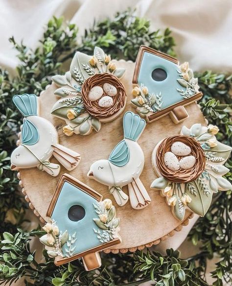 Easter Cookie Cake, Special Cookies, Bird Birthday Parties, Bird Cookies, Wedding Cake Cookies, Easter Sugar Cookies, Cookies Theme, Crazy Cookies, Holiday Cookies Christmas