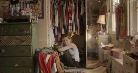 Flower Zoey Deutch, Flower Movie Aesthetic, Zoey Deutch Flower, Movie Bedroom, 2023 Aesthetic, Worlds Collide, Zoey Deutch, Sleepy Time, Pretty Room