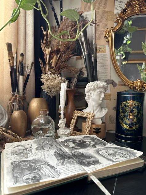 Dark academia Vintage Art Studio Aesthetic, Art Studio Aesthetic Dark, Dark Art Studio Aesthetic, Cozy Bedroom Desk Ideas, Dark Academia Artist Aesthetic, Dark Academia Art Studio, Dark Academia Office Aesthetic, Dark Academia Art Aesthetic, Dark Artist Aesthetic