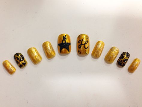 Hamilton the musical nails Hamilton Inspired Nails, Six The Musical Inspired Nails, Hamilton Nail Art, Musical Theatre Nails, Hamilton Nails Designs, Tv Nails, Alexander Hamilton Birthday, Hamilton Nails, Broadway Nails