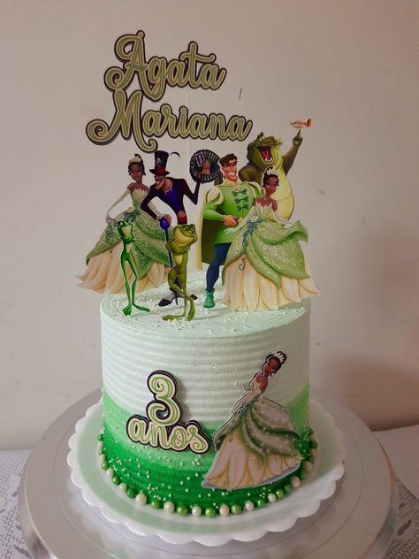 Bolo de aniversário com topper Tiana Disney, Princesa Tiana, Disney Cakes, Girl Cake, Easy Cake, Princess Party, Girl Cartoon, Birthday Cake, Disney Princess