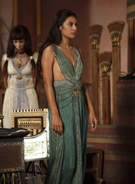 Sibylla Deen as Ankhesenamun in Tut. Egyptian Outfits Women Modern, Sibylla Deen, Cleopatra Quotes, Ancient Egyptian Clothing, Egyptian Dress, Egyptian Clothing, Egypt Aesthetic, Egyptian Fashion, Egypt Fashion