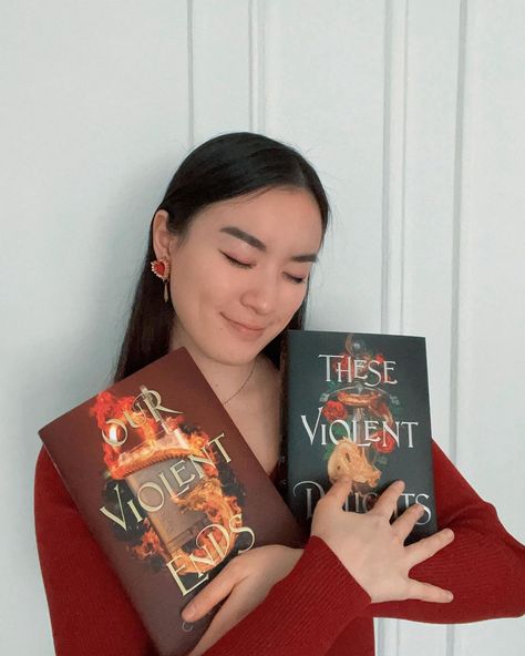 Chloe Gong on Instagram: “my first duology is now complete, ready to welcome visitors both returning and new to the glittering, treacherous world of 1920s Shanghai💃🏻…” 1920s Shanghai, Secret Shanghai, Chloe Gong, Dissociation, Book Pins, Girl Reading, Alter Ego, Favorite Authors, Romeo And Juliet