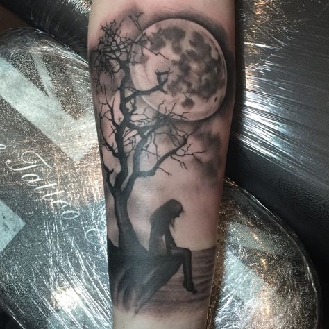 Tree And Moon Tattoo, Tattoo Half Sleeve, Wilderness Tattoo, Tree Sleeve Tattoo, Rabe Tattoo, Full Moon Tattoo, Sunset Tattoos, Sick Tattoo, Bear Tattoos