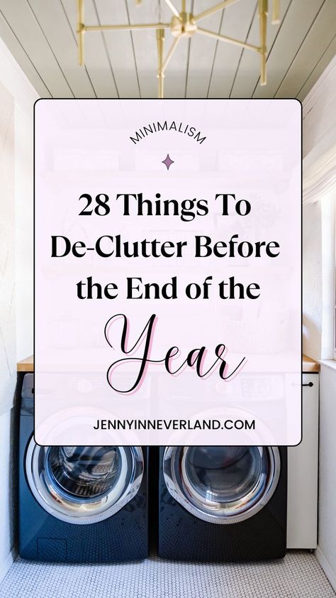 The end of the year is a perfect chance for a de-clutter to get rid of the old to make way for the new in a brand new year. Here are 28 things you need to declutter from your life! Declutter your life! End Of Year Declutter, New Year Declutter, New Years Decluttering, Digital Clutter, Declutter Your Life, Make An Effort, Phone Apps, The End, Journals & Planners