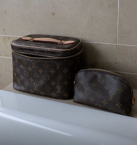 Lv Makeup Pouch, Makeup Bag Louis Vuitton, Vanity Case Travel, Louis Vuitton Makeup Pouch, Designer Toiletry Bag, Louis Vuitton Vanity Case, Louis Vuitton Travel Bag Aesthetic, Luxury Makeup Pouch, Lv Toiletry Bag