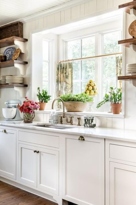 Photos | James Farmer | HGTV Southern Living Nursery, Southern Transitional Decor, Georgia Homes Southern Style, Southern Maximalist Decor, Old Southern Homes Interior, James Farmer Interiors, Peach Farm, Cottage Chic Kitchen, Old Southern Homes