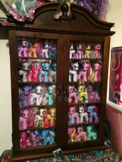 Mlp Room Decor, Mlp Collection Display, Mlp Room, Mlp Dolls, Mlp Collection, Mlp Toys, My Little Pony Collection, My Little Pony Poster, My Little Pony Toys