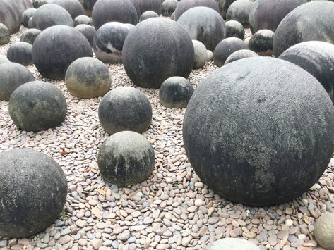 Large Garden Stones, Photo Zen, Concrete Yard, Unique Yard Art, Japanese Rock Garden, Zen Rock Garden, Garden Spheres, Cement Garden, Garden Balls