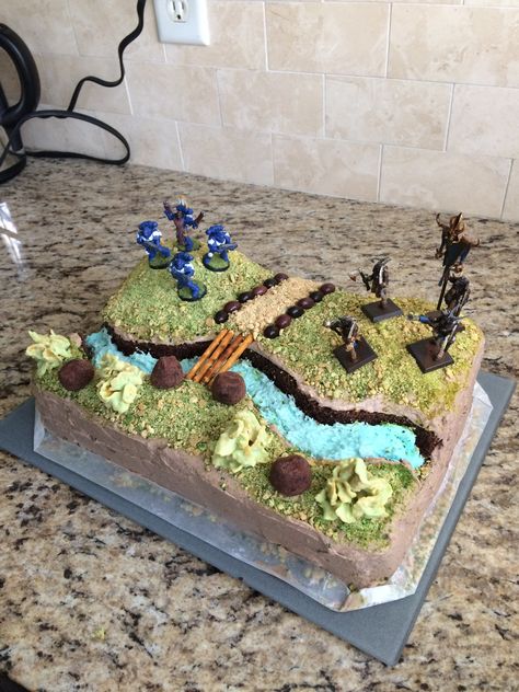 Warhammer birthday cake Warhammer Cake Ideas, Warhammer Birthday Party, Warhammer Birthday Cake, Dnd Birthday Cake, Warhammer Cake, Dnd Party, Nerd Party, 30th Birthday Parties, 11th Birthday