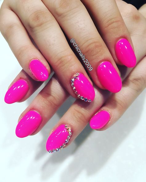 Pink Nails With Swarovski Crystals, Hot Pink Jeweled Nails, Hot Pink Wedding Nails, Hot Pink Nails With Rhinestones, Pink Bling Nails, Pink Wedding Nails, Nail Magic, Vegas Nails, Nail Vinyls