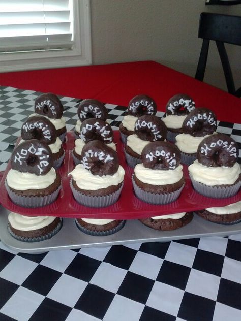 Did these Sprint car tire cupcakes for my hubs birthday....chocolate cupcakes with butter cream frosting topped with hostess donuts with Hoosier written with white chocolate w Wheelies And Donuts Birthday, Race Car Cupcakes Ideas, Racing Cupcakes, Race Car Cupcakes, Sprint Car Birthday Party, Race Cupcakes, Tire Cupcakes, Race Theme Cupcakes, Oreo Tires Car Birthday