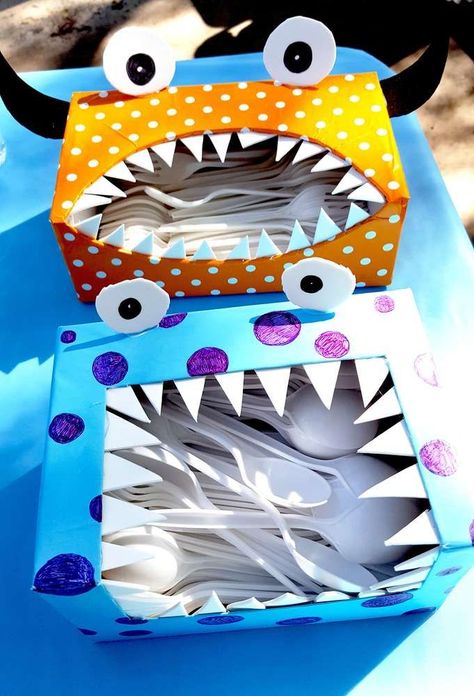 What a great idea for monster parties! A DIY monster cutlery dispensor, Monsters Inc Party, Monsters Inc Baby Shower, Monsters Inc Baby, Little Monster Party, Monster First Birthday, Monster Baby Showers, Little Monster Birthday, Monster 1st Birthdays, Monster Inc Birthday