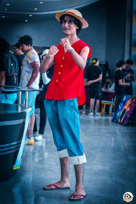 Easy Cosplay For Men, Monkey D Luffy Halloween Costume, Monkey D Luffy Costume, One Piece Costume Halloween, Easy Cosplay Men, Monkey D Luffy Cosplay, Costume Ideas Guys, Luffy Halloween Costume, Halloween Costumes Men Aesthetic