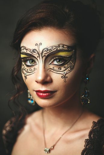 Masquerade Mask Makeup, Makeup Carnaval, Masquerade Makeup, Exotic Makeup, Adult Face Painting, Make Carnaval, Mask Painting, Mask Makeup, Stage Makeup