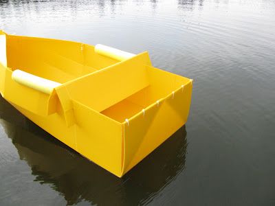 folding coroplast boat - Google Search Recycled House, Kayak Boats, Old Technology, Curiosity Shop, Kayak Camping, Zip Ties, Corrugated Plastic, Pool Noodles, Cardboard Furniture