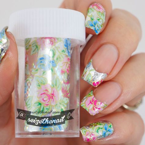 Bold and bright nails Floral Nail Foil Designs Ideas, Foil Nail Designs Ideas, Transfer Foil Nail Art Design, Nails With Foil Design, Foil Art Nails, Nail Foil Designs Ideas, Nail Rings, Nail Foils, Nail Tip Designs