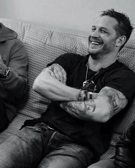 Tom Hardy Variations, Tom Hardy Photos, Thomas Hardy, Tom Hardy, Most Beautiful Man, Too Late, Marvel Dc, Good Vibes, You Can Do