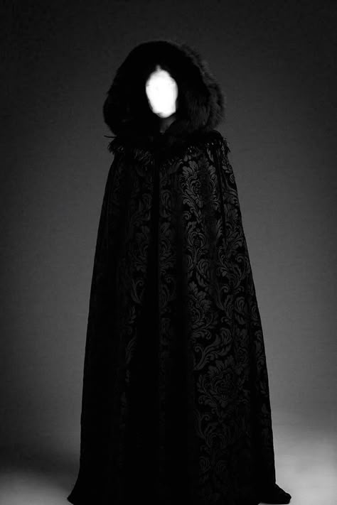 Medieval Dress With Cloak, Black Lace Cloak, Medieval Cloak Woman, Black Fantasy Clothes, Black Cloak Aesthetic, Winter Cloak Medieval, Black Fur Cloak, Fantasy Cloak Design, Medieval Black Dress