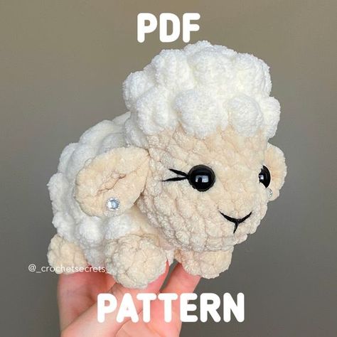 Fluffy Sheep PDF pattern Crochet toys patterns free amigurumi #crochettoyspatternsfreeamigurumi #crochet #crochettoy #crochetpattern #crochetpatterns 1.513 Mini Crochet Plushies, Chunky Yarn Amigurumi, Crochet Sheep Free Pattern, Sheep Crochet Pattern, Toys Quotes, Sugar N Cream Yarn, Winter Gala, Sheep Crochet, Fluffy Sheep