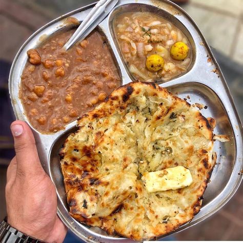 Breakfast scene sorted with this mouthwatering Amritsari Thali😍😊🔥😘  In frame📷 Buttery Amritsari Naan, and Spicy Chole😍🔥🍛😋 What's your favorite breakfast in the winter morning 😛😉  Keep supporting Craving Tales ❤️  #amritsarikulcha #amritsar #punjabifood #chandigarhfoodies #chandigarh #punjab #food #morning #breakfast #yummy #butter #spicyfood #foodgasm #foodgram #foodpics #foodpictures #indianfoodblog #delhistreetfood #delhifoodblogger #foodies #foodlovers #delicious #tasty #mumbai Punjab Food, Amritsari Kulcha, Punjabi Food, Video Recipes, Veg Recipes, In Frame, Naan, Spicy Recipes, Food Cravings