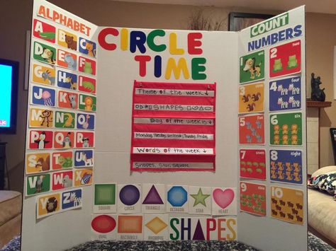 Circle Time Board For Infants, Preschool Trifold Board Ideas, Circle Time Poster Board, Homeschool Poster Board Ideas, Song Board Preschool Circle Time, Interactive Charts For Preschool, Preschool Circle Time Wall, Pre K Learning Board, Homeschool Circle Time Board