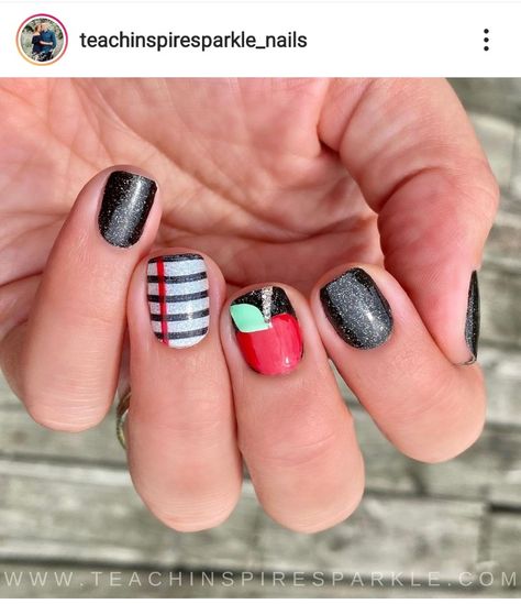 Back To School Nail Designs, School Nail Designs, Teacher Nail Art, Nail Design Diy, Holidays Nails, Teacher Nails, School Nail Art, Nail Combos, Apple Teacher