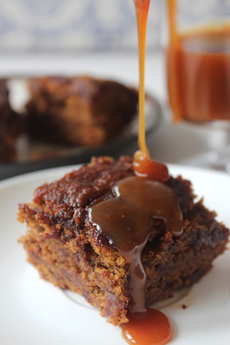 Eggless Sticky Date Cake Sticky Date Cake, Sticky Toffee Cake, Sticky Pudding, Chai Cake, Eggless Cakes, Toffee Cake, Sticky Date Pudding, Date Pudding, British Desserts