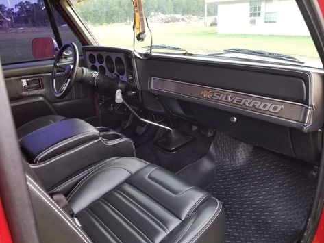 Squarebody Interior Ideas, 79 Chevy Truck, 1984 Chevy Truck, Best Pickup Truck, Chevy Stepside, Dropped Trucks, Vintage Pickup Trucks, C10 Chevy Truck, Custom Pickup Trucks