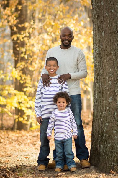 Single Father Photography, Dads And Daughters Pictures, Father Sons Photoshoot, Father Son Poses Older, Father’s Day Mini Session, Dad And Sons Photo Ideas, Dad And Sons Photography, Father And Kids Photoshoot, Father And Sons Photoshoot