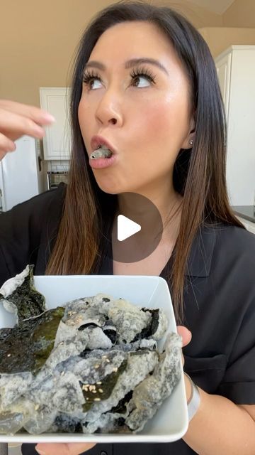 My Nguyen on Instagram: "Have you ever tried this Crunchy Korean Seaweed Snack? Typically it’s made with starch paste and roasted seaweed, but I used rice paper instead. I wet the rice paper, layered it on top of the roasted seaweed,  fried in vegetable oil then sprinkled sesame seeds. #koreanfood #koreansnack #roastedseaweed #seaweed #seaweedchips #recipe #easyrecipe #easyrecipes #recipeoftheday #asianfood #asianrecipes #veganrecipe #veganfoodshare" Roasted Seaweed Snack Ideas, Seaweed Chips, Seaweed Snack, Roasted Seaweed, Crispy Seaweed, Seaweed Snacks, Korean Snacks, Ramen Recipes, Asian Foods