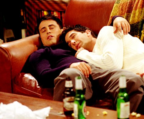 Joey: "Want something to drink?"
Ross: "What do you have?" 
Joey: "Some warm milk and Excedrin PM." Friends 1994, Joey Chandler, Ross Geller, Joey Tribbiani, Memes Lol, Friends Moments, Friends Series, Friends Wallpaper, I Love My Friends