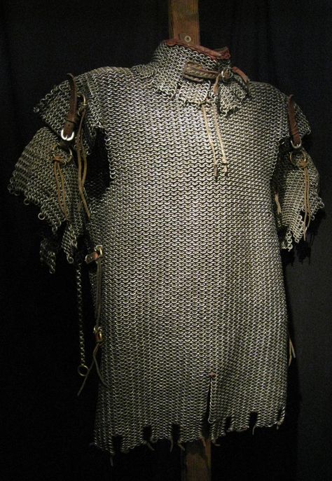 Orc Reference, Chainmail Clothing, Chainmail Shirt, Hands Portrait, Medieval Warfare, Chainmail Armor, Heavy Armor, Century Armor, Ancient Armor