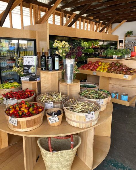 Eco Grocery Store, Farm Shop Ideas, Farm Store Ideas, Farm Market Display, Mini Market Store Ideas, Farm Market Ideas, Farmers Market Stand, Farmers Market Booth, Farmers Market Display