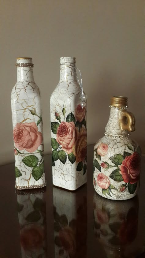 Decoupage bottles Fabric Decoupage, Decoupage Glass, Wine Wall Art, Decoupage Diy, Wine Glass Art, Glass Bottles Art, Wine Bottle Art, Wine Bottle Diy Crafts, Painted Wine Bottles