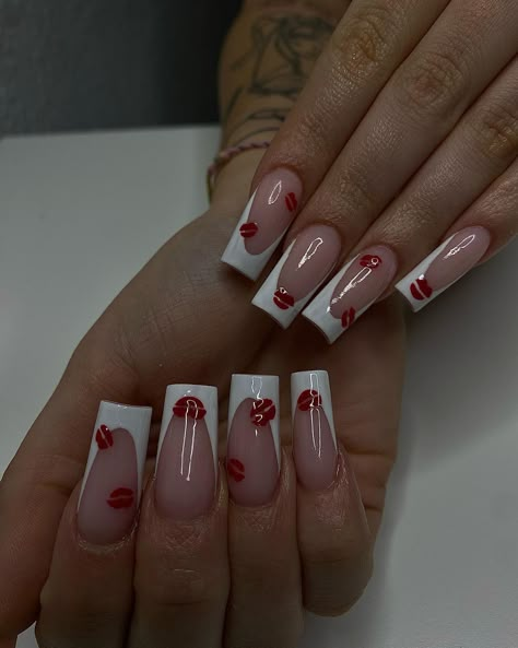 Nail Ideas Red Heart, Nails With Kiss Lips, Red And White Nails With Initial, Simple Valentine Nails With Initial, Red Tip Valentines Day Nails, Kiss On Nails Design, French Nails With Kiss Lips, Simple Coffin Valentines Nails, Nails Valentines Day Square