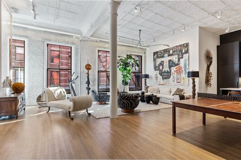 A Chic SoHo Loft Owned by Sela Ward Returns to the Market - The New York Times Sela Ward, Soho Apartment, Soho Loft, Downtown Lofts, Nyc Real Estate, Nyc Apartment, Oak Floors, Bedroom Suite, Luxury Apartments