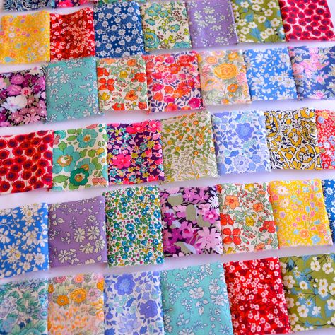 Red Pepper Quilts, Quilted Gifts, Patchwork Bags, Profile On Instagram, Fabric Projects, Liberty Fabric, Projects Ideas, Fabric Squares, Easy Tutorial