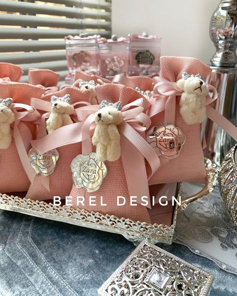 Teddy Bear Baby Shower Theme, Bear Baby Shower Theme, Baby Shower Gift Bags, Teddy Bear Party, Shower Balloons, Baby Shower Favors Girl, Teddy Bear Gifts, Custom Gift Bags