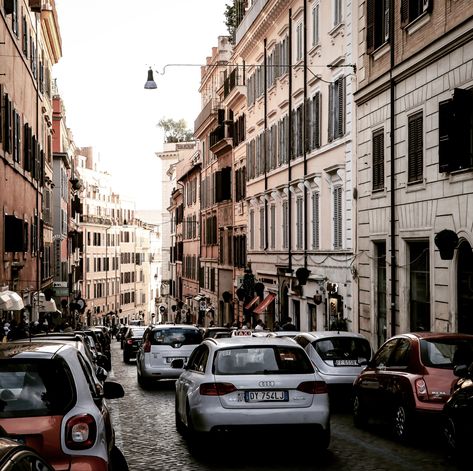 Lots of traffic on a side street in Rome. Rome Streets, Busy Street, Rome Italy, Amazing Cars, Public Transport, Rome, Travel Photography, Street View, Italy