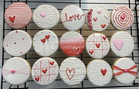 Valentines Frosted Sugar Cookies, Fancy Sugar Cookies, Cookie Donut, Heart Sugar Cookies, Cookie Gingerbread, Valentines Day Sugar Cookies, Decorating Sugar Cookies, Valentine Cookies Decorated, Gingerbread Recipes