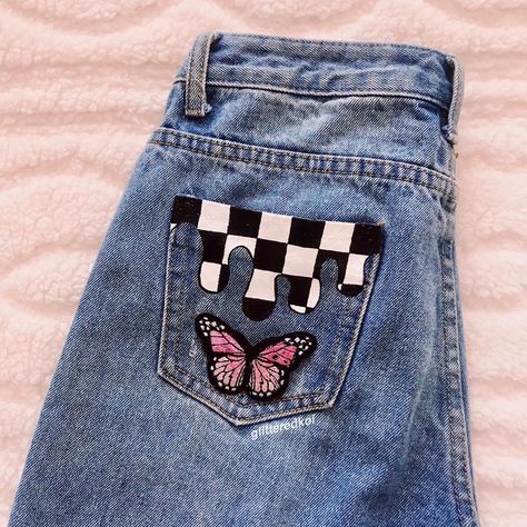 [ 𝔞𝔩𝔦𝔰𝔬𝔫 ; 𝔞𝔩𝔶 ] on Instagram: “hey guys! here’s another pocket painting! I’m workin on another pair of jeans that I think y’all will really like! REMEMBER: my depop is @…” Pocket Painting, Diy Pants, Painted Clothes Diy, Painting Landscapes, Painting Summer, Denim Art, Jeanne Damas, Diy Vetement, Summer Painting