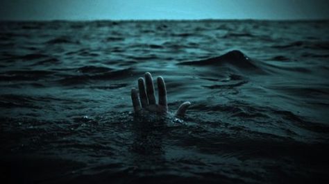 Nautical Aesthetic, Ocean Eyes, Water Aesthetic, Photos Inspo, Sirens, Deep Sea, Fantasy Books, Dark Aesthetic, Dark Art