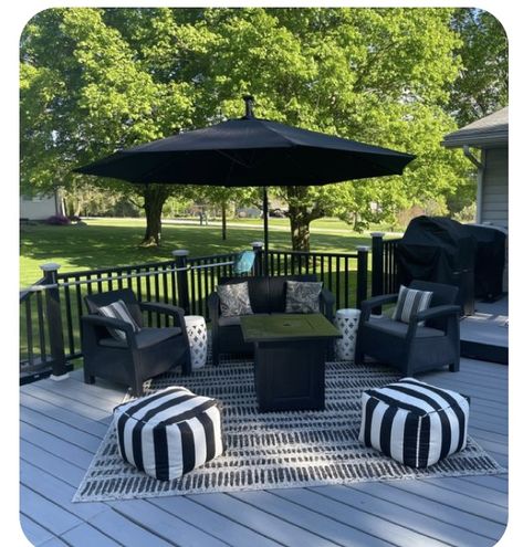 Black Patio Umbrella Ideas, Front Porch Umbrella Ideas, Black Outdoor Umbrella, Backyard Umbrella Ideas, Outdoor Umbrella Ideas, Patio Furniture With Umbrella, Black Patio Umbrella, Black Patio Furniture, Patio Set Up