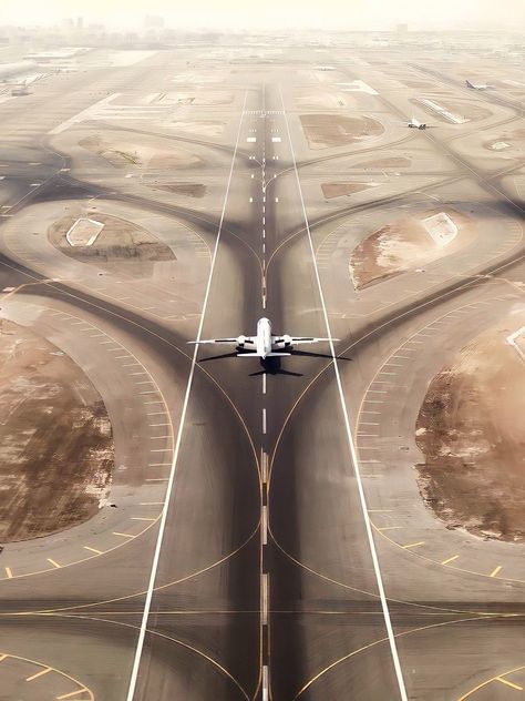 Airports that are at higher altitudes require a longer airstrip due to lower air density. Dubai International Airport, Airplane Wallpaper, Airport Aesthetic, Pilots Aviation, Dubai Airport, View Photography, Airplane Photography, Cafe Ideas, Visit Dubai