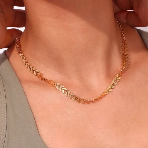 Showcase your personality with LOVCIA 18K Gold Plated Leaf Fishtail Chain Stainless Steel Necklace for Women. 🌟Unique pendants for every style at LOVCIA. Shop https://lovcia.com/products/lovcia-18k-gold-plated-leaf-fishtail-chain-stainless-steel-necklace-for-women-lv240617cd0087 . #Lovcia #LovciaJewelry #GiftsForWomen #PendantNecklaces #Necklaces #NecklacesForWomen #Women'sNecklaces #PersonalStyle #Pendants #JewelryForWomen #JewelryForGirls #GiftForHer #GiftForLove #LatestPendantStyle #Pendan... Plating Design, Black Friday Jewelry, Mens Stainless Steel Rings, Chain Pattern, Natural Stone Bracelets, Mens Beaded Bracelets, Gold Plated Bracelets, Wooden Earrings, Earring Sale