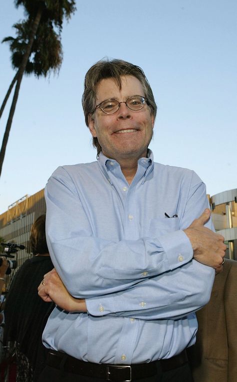 stephen king Stephen Kings, Aspiring Writer, Writing Crafts, Writers Write, Book Writing Tips, Stephen Hawking, Ernest Hemingway, Writing Resources, Writing Life