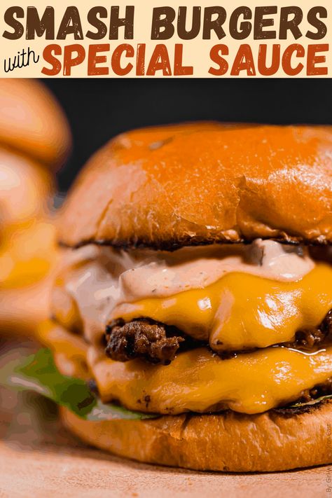 Smash Burgers In The Oven, Smash Burger Sauce Recipe, Burger Sauces, Monster Burger, Smashed Burgers, Burger Sauces Recipe, Grilled Burger Recipes, Smash Burger Recipe, Burger Specials